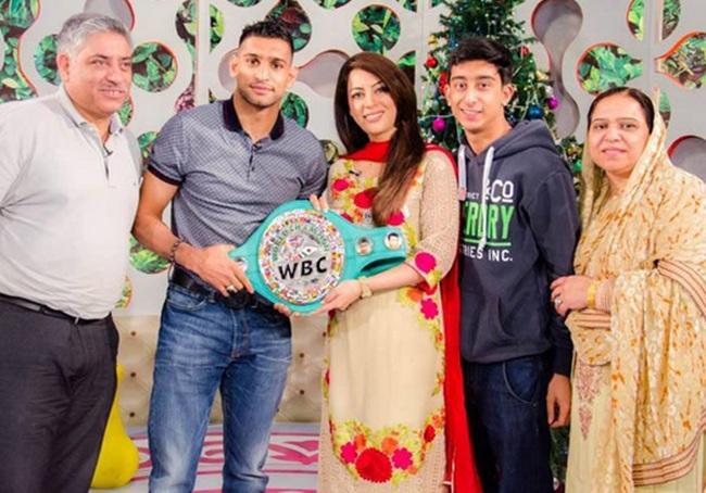 Boxer Amir Khan with his family at the morning show in Islamabad