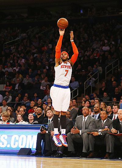 Carmelo Anthony #7 of the New York Knicks shoots to score