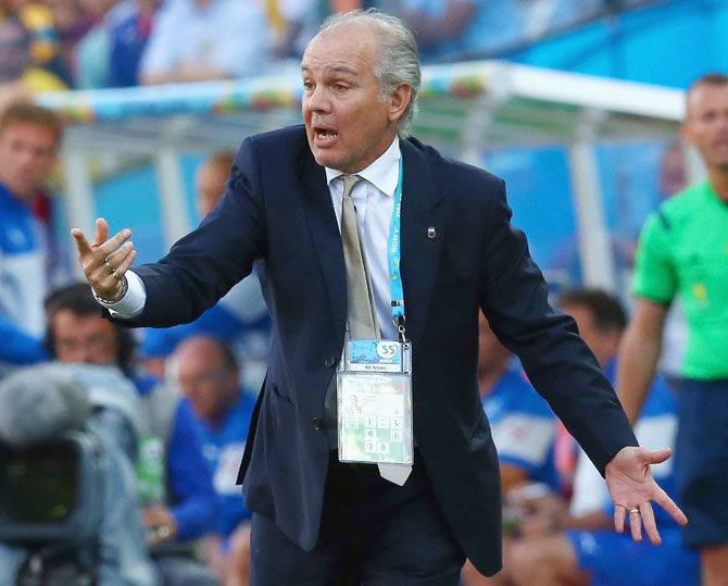 Head coach Alejandro Sabella of Argentina gestures during the match against Switzerland