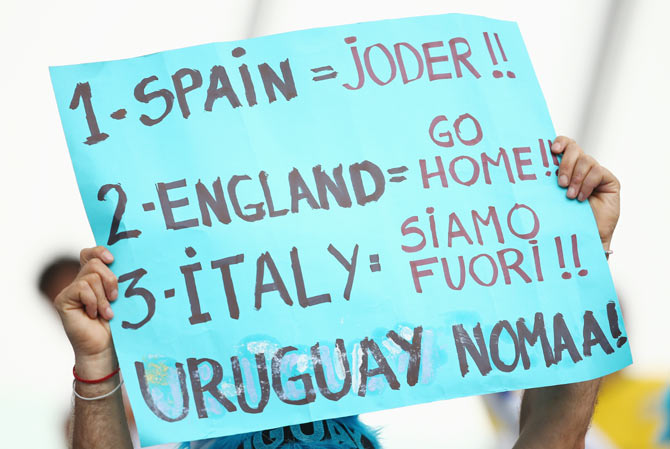 World Cup: Football fans think out loud through these banners!