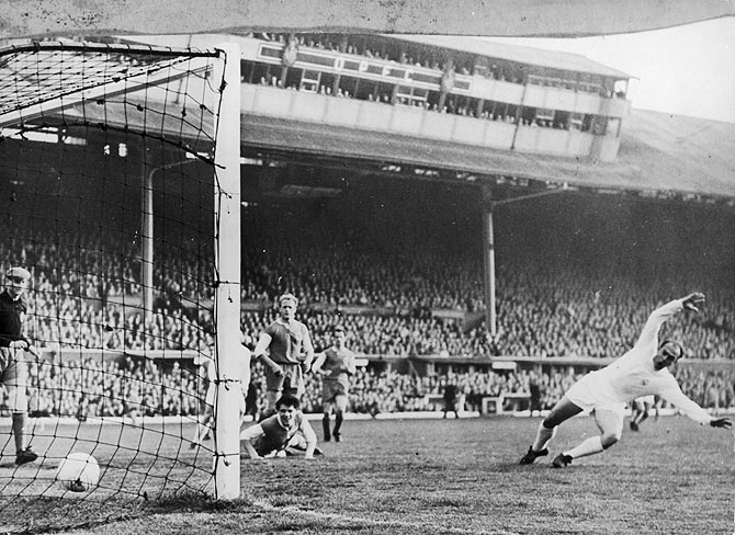 Loy, the Eintracht goal keeper is unable to prevent Di Stefano of Real Madrid scoring his team's first goal during the European Cup Final against Eintracht at Hampden Park, Glasgow on May 18, 1960. Real Madrid won 7-3