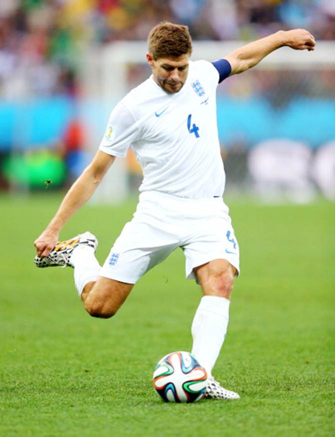 Steven Gerrard of England strikes the ball during the 2014 FIFA World Cup Brazil Group D match between Uruguay and England at Arena de Sao Paulo on June 19, 2014 in Sao Paulo, Brazil
