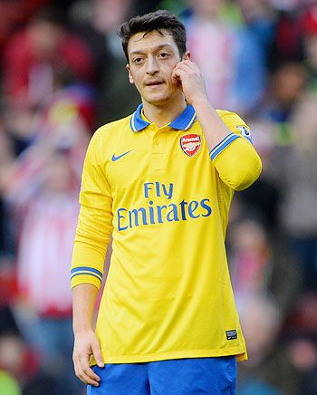 Arsenal's Mesut Ozil injured