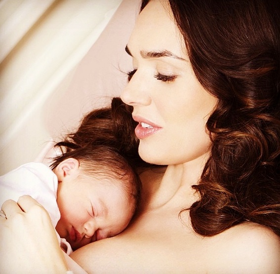 Tamara Ecclestone with her newborn daughter Sophia