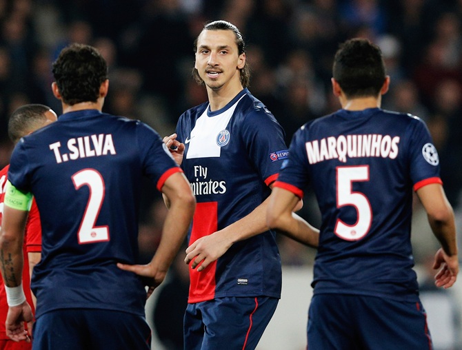 Zlatan Ibrahimovic,centre, of PSG speaks to teammates Thiago Silva and Marquinhos