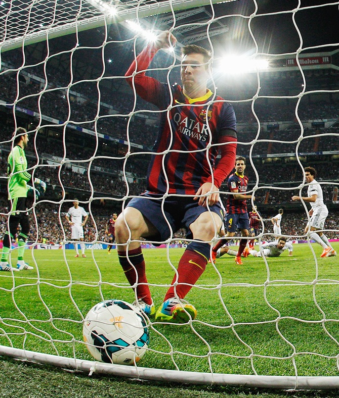 Lionel Messi of Barcelona celebrates