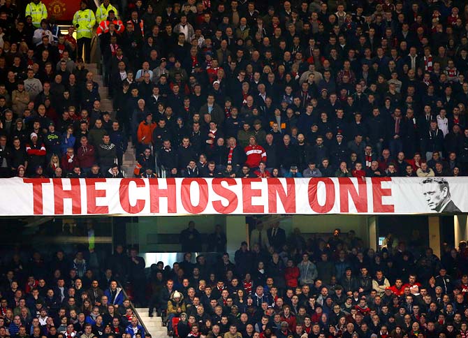 Manchester United fans display a David Moyes banner