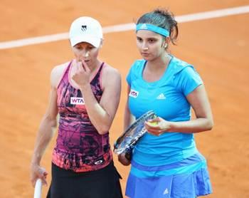 Cara Black (left) and Sania Mirza