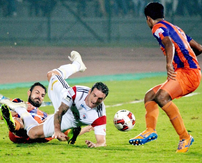 North East United FC and FC Pune City players in action