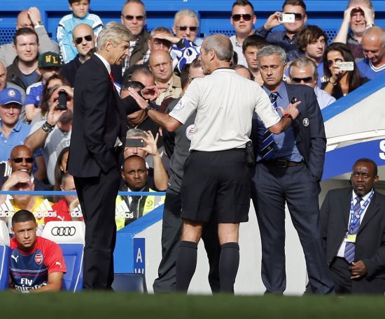 Chelsea manager Jose Mourinho, right, and his Arsenal counterpart Arsene Wenger