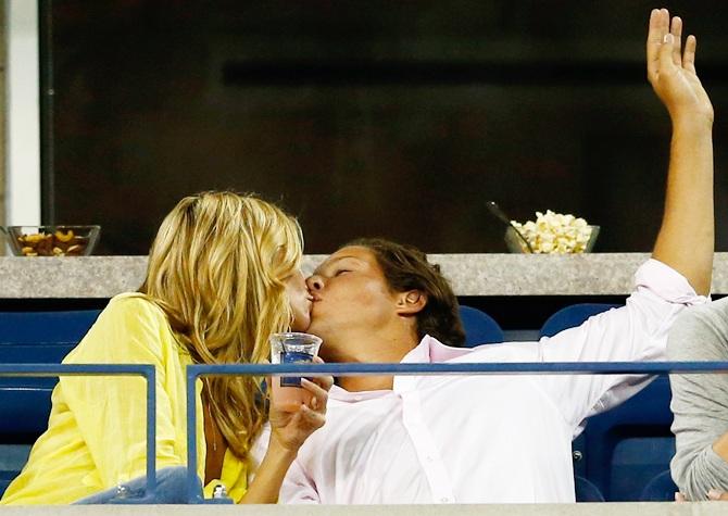 ito Schnabel kisses Heidi Klum