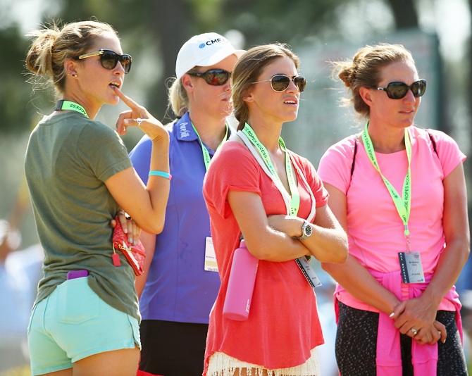 Women, golf