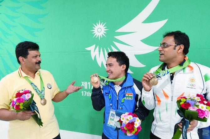 Jitu Rai, Samaresh Jung and Prakash Papanna 