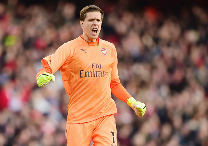 Arsenal's Wojciech Szczesny reacts during the FA Cup fifth round match against Middlesbrough at Emirates Stadium on February 15