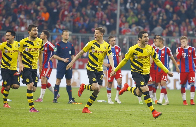 Borussia Dortmund players celebrate