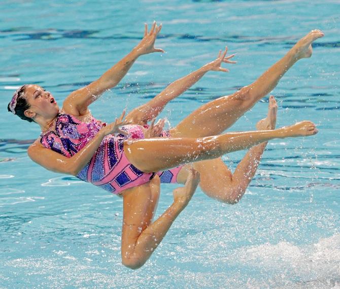 synchronised swimming