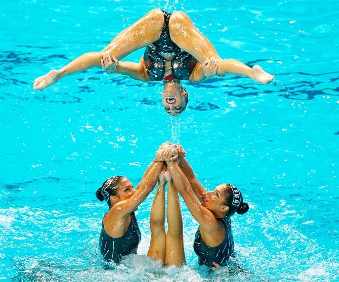 synchronised swimming