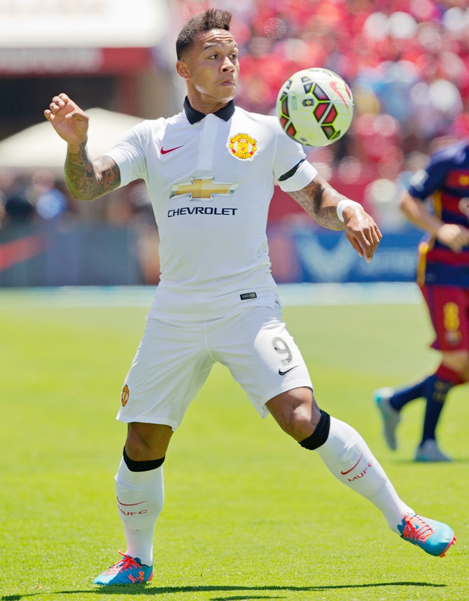 Depay proud to wear United's famous No 7 shirt - Rediff Sports