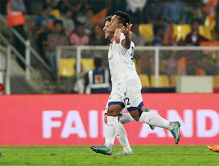 Chennaiyin FC's Jeje Lalpekhlua celebrates his goal with teammate Elano Blumer