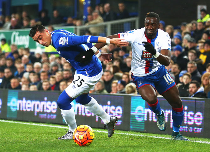 Crystal Palace's Yannick Bolasie takes on Everton's Ramiro Funes Mori