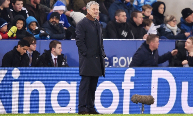 Chelsea manager Jose Mourinho reacts during the Premier League match against Leicester City 