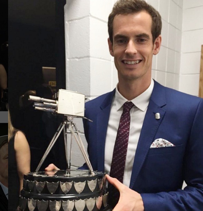 Andy Murray with the BBC Award 