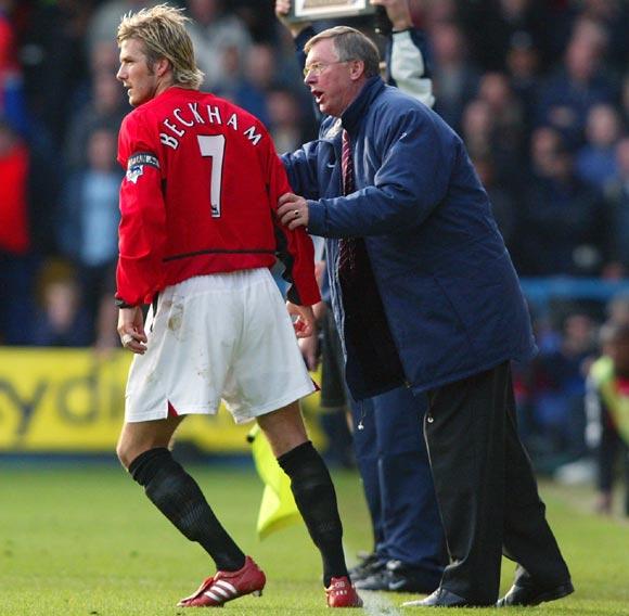 Alex Ferguson gives instructions to David Beckham