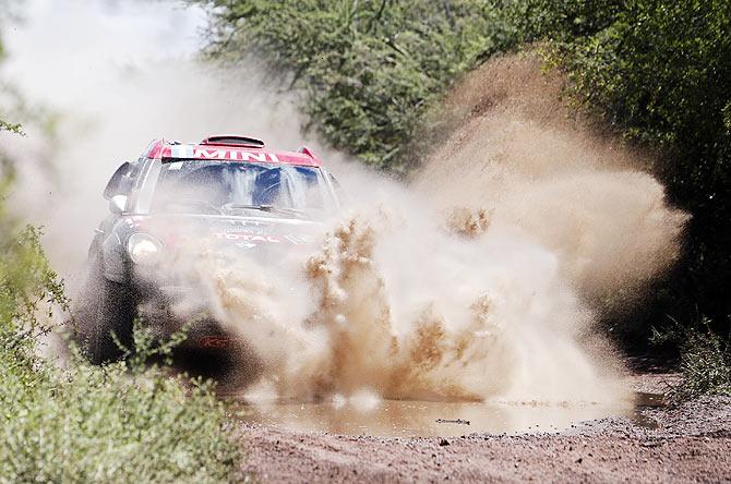 Mini driver Orlando Terranova of Argentina drives during the 12th stage of the Dakar Rally 2015 from Termas de Rio Hondo to Rosario on January 16