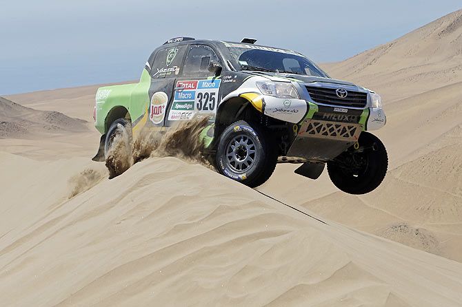 Toyota driver Yazeed Alrajhi of Saudi Arabia drives during the sixth stage of the Dakar Rally 2015, from Antofagasta to Iquique, Chile on January 9
