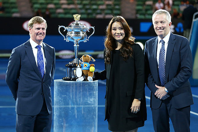 Li Na of China poses with the Daphne Akhurst Memorial Cup as she officialy opens the 2015 Australian Open at Melbourne Park on Monday