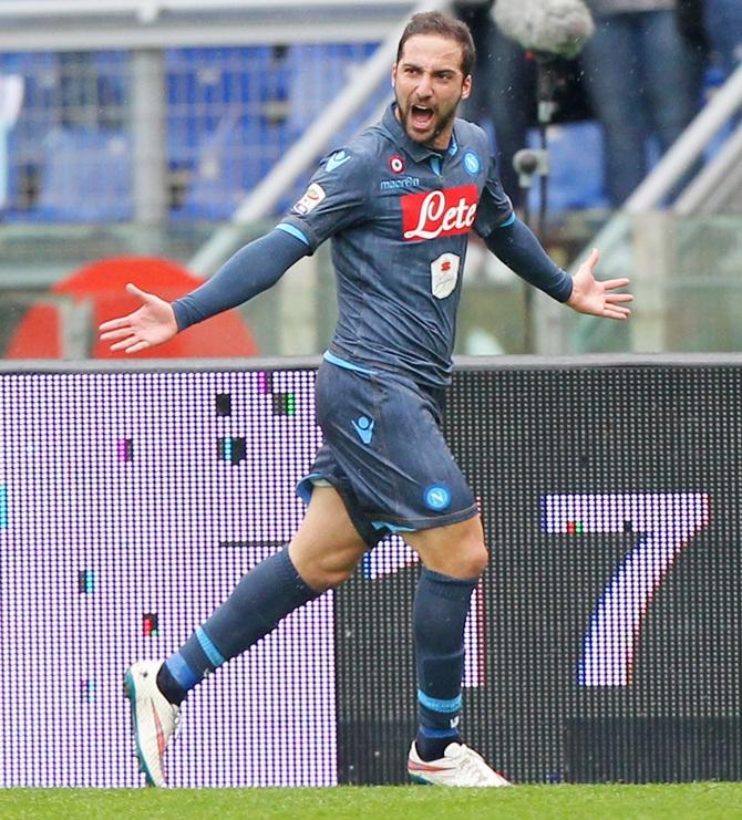 Gonzalo Higuain of SSC Napoli celebrates after scoring 