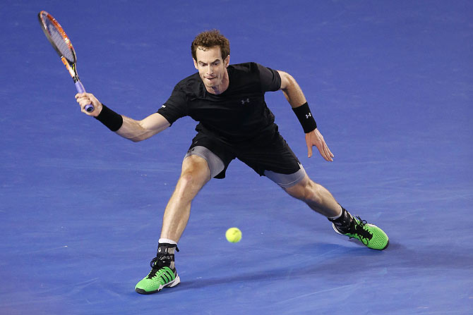 Andy Murray plays a forehand in his semi-final against Tomas Berdych