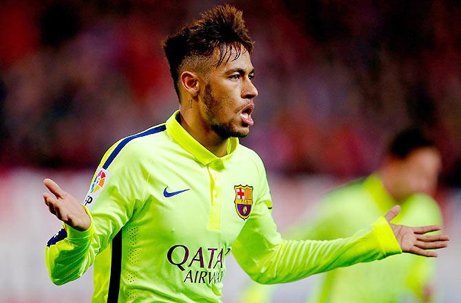 Neymar of FC Barcelona celebrates on scoring a goal