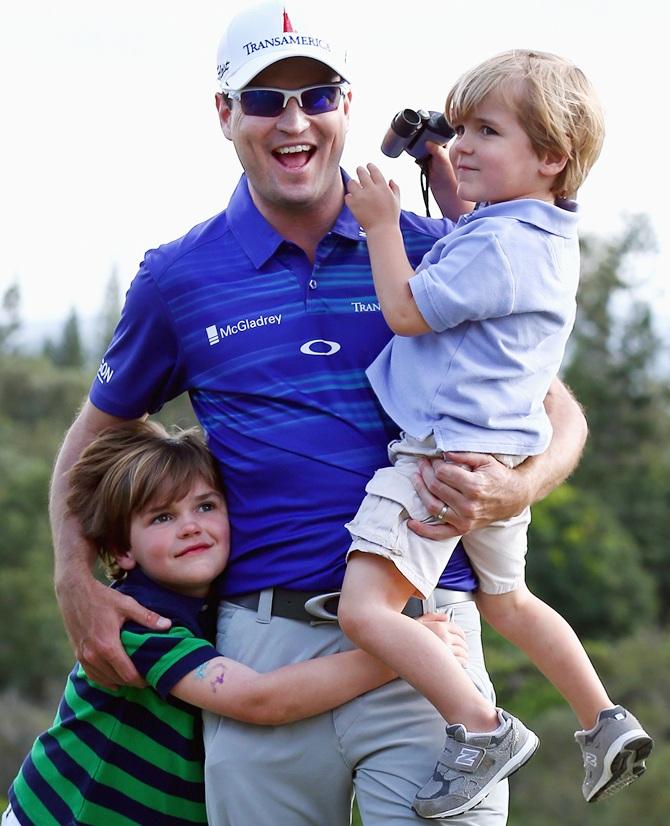  Zach Johnson celebrates 