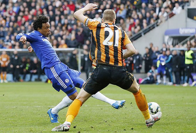 Loic Remy scores the third goal for Chelsea