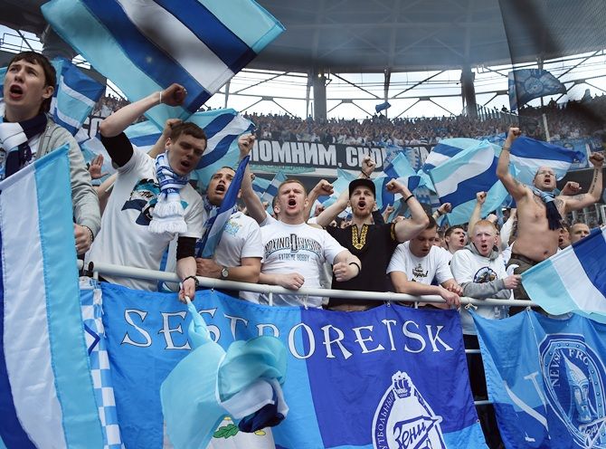 Fans of FC Zenit St Petersburg 