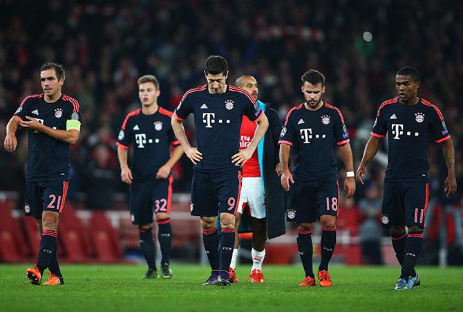 Philipp Lahm (21), Joshua Kimmich (32), Robert Lewandowski (9), Juan Bernat (18), Douglas Costa (11) of Bayern Munich 