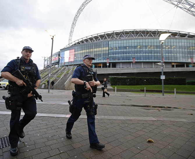 Armed police officers 