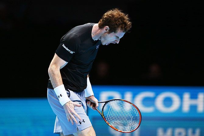 Great Britain's Andy Murray reacts in frustration during his match against Switzerland's Stanislas Wawrinka