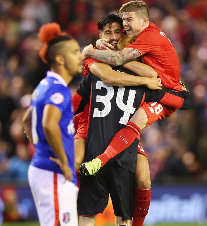 Adam Bogdan 