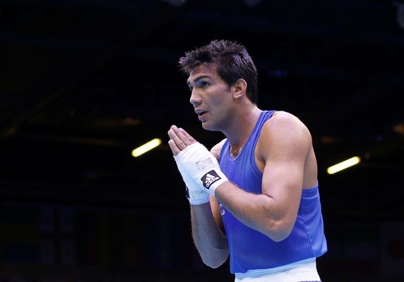 Indian boxer Manoj Kumar