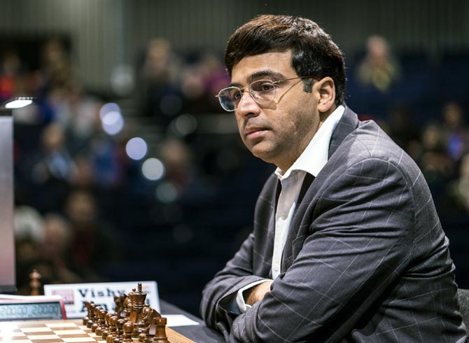 Reigning world rapid champion Viswanathan Anand drew his sixth straight game of the tournament to stay undefeated
