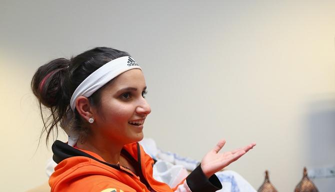 India's Sania Mirza makes a point 