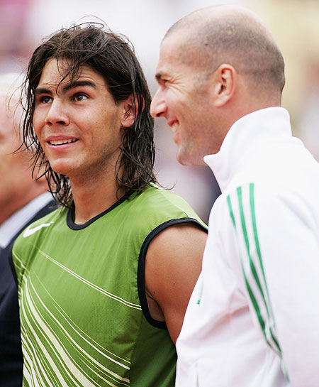 Rafael Nadal speaks to Zinadine Zidane