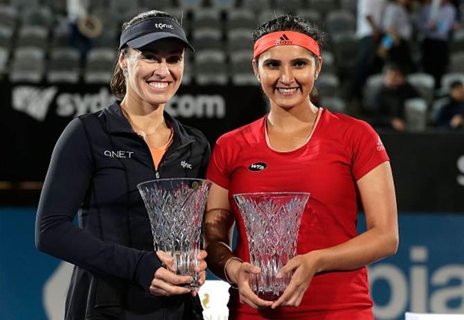 Martina Hingis (left) and Sania Mirza