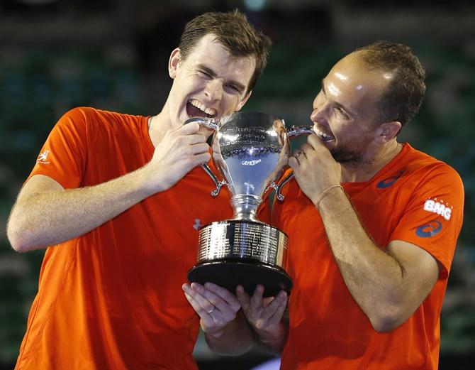 Britain's Jamie Murray, left, and Brazil's Bruno Soares 