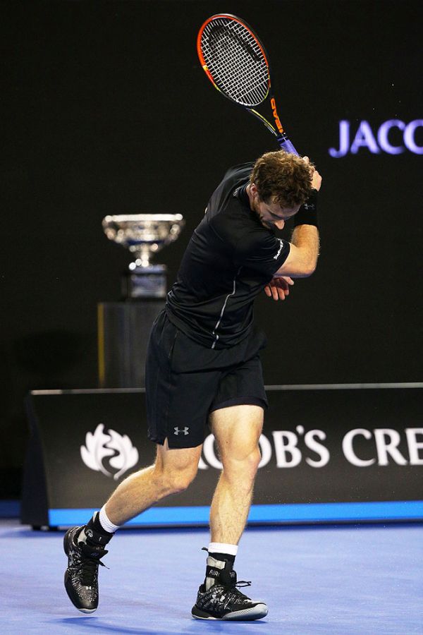 Andy Murray makes his frustration apparent