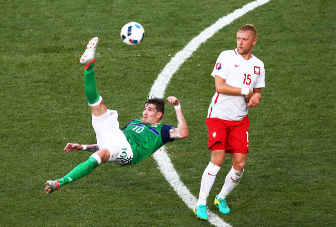 Northern Ireland's Kyle Lafferty attempts an overhead kick 