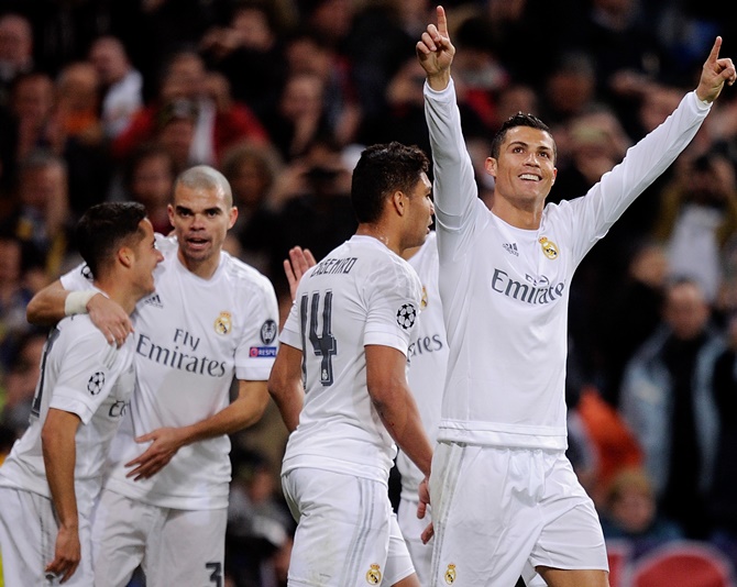 PIX: Ronaldo reaches another landmark to fire United to win - Rediff.com