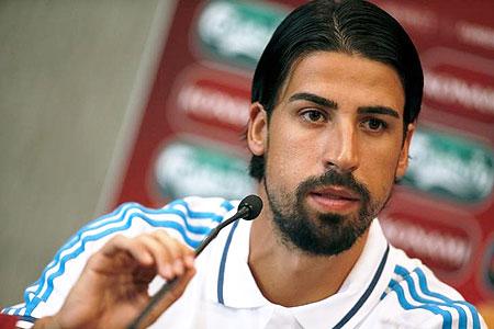 Sami Khedira attends a news conference